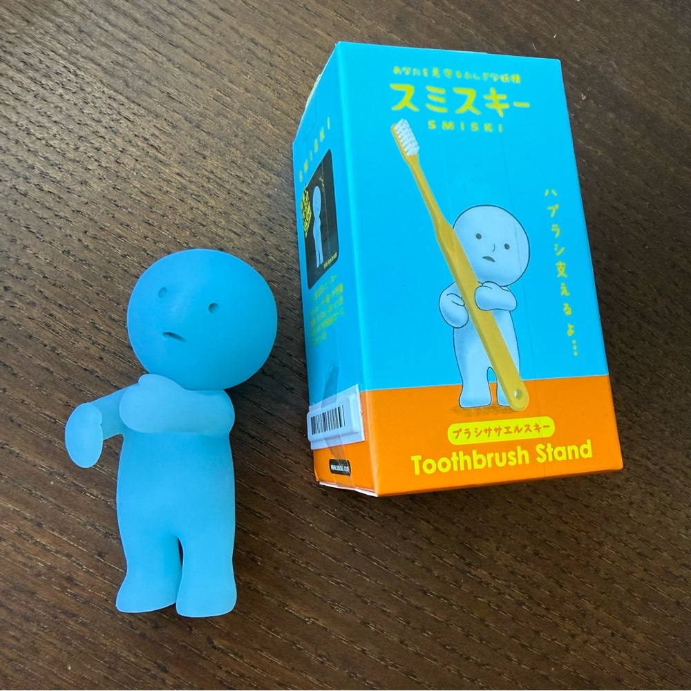 SMISKI Decorative Mini Figures Toothbrush Stand Orange Box